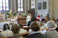 Feier der 1. Heiligen Kommunion in Sankt Crescentius (Foto: Karl-Franz Thiede)